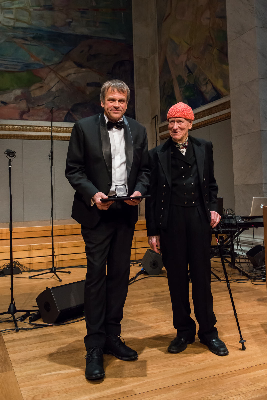 Professor Karl Inne Ugland og Olav Thon. Foto.