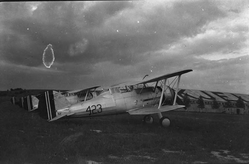 Gloster Gladiatro fra Kjeller 1939. Svart hvitt foto.